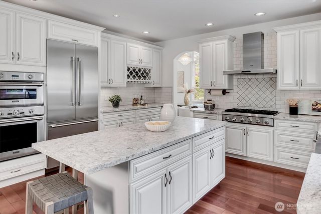 5906 111th Place NE, Kirkland, WA 98033