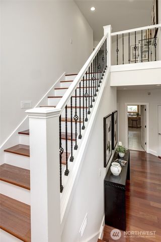 5906 111th Place NE, Kirkland, WA 98033