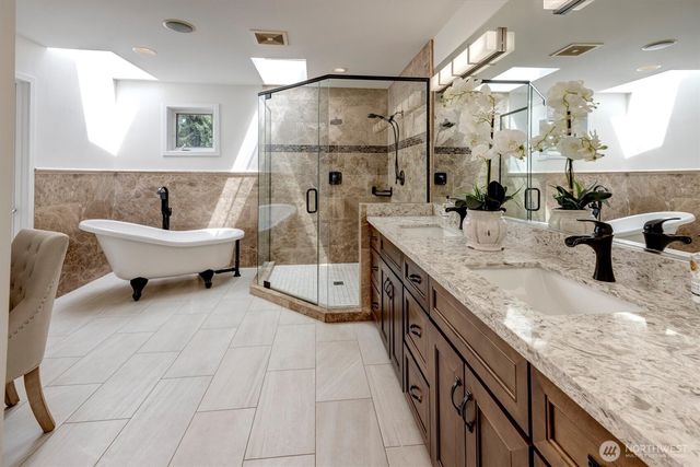 5906 111th Place NE, Kirkland, WA 98033