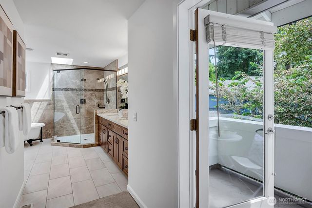 5906 111th Place NE, Kirkland, WA 98033