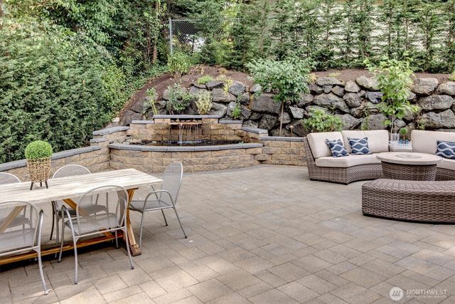 5906 111th Place NE, Kirkland, WA 98033