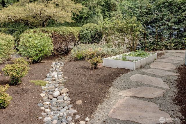 5906 111th Place NE, Kirkland, WA 98033