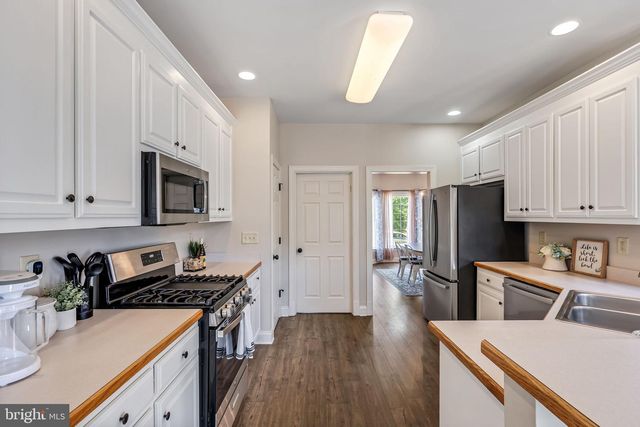 410 ROPER DR, Bowling Green, VA 22427