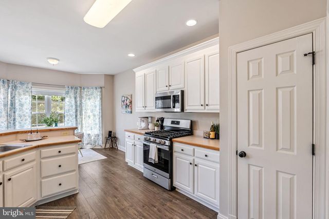 410 ROPER DR, Bowling Green, VA 22427