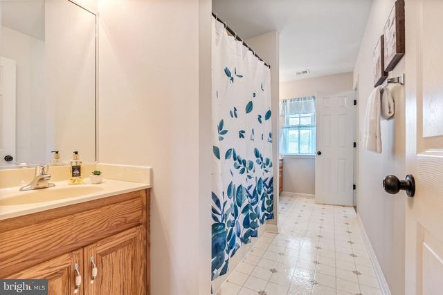 410 ROPER DR, Bowling Green, VA 22427
