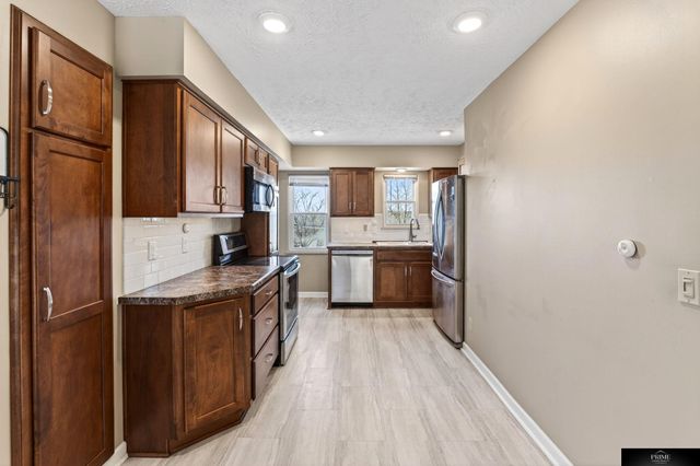 3842 N 65 Avenue, Omaha, NE 68104