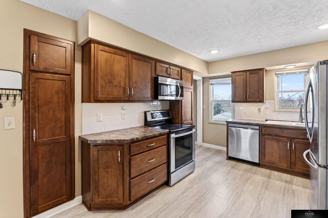 3842 N 65 Avenue, Omaha, NE 68104