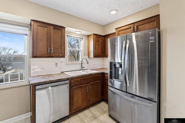 3842 N 65 Avenue, Omaha, NE 68104