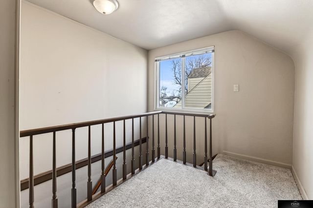 3842 N 65 Avenue, Omaha, NE 68104