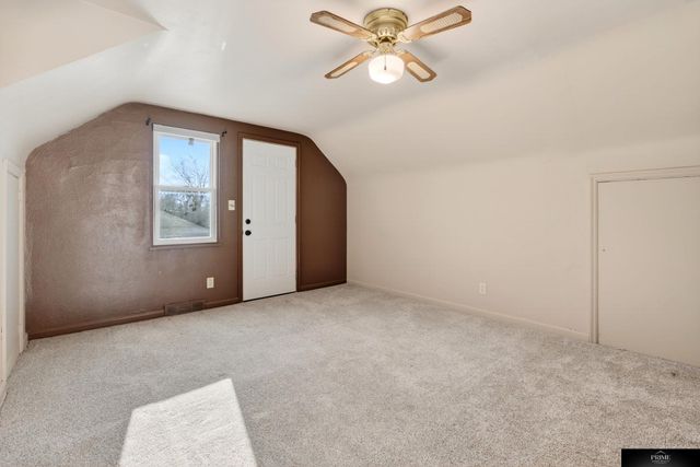 3842 N 65 Avenue, Omaha, NE 68104