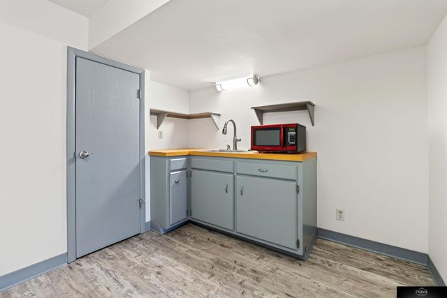 3842 N 65 Avenue, Omaha, NE 68104