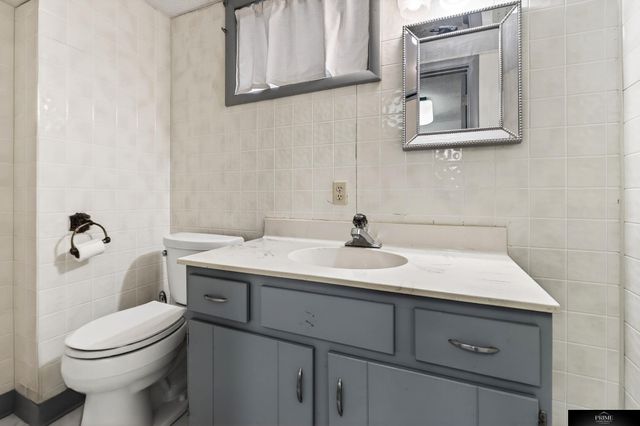 3842 N 65 Avenue, Omaha, NE 68104