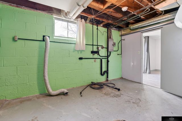 3842 N 65 Avenue, Omaha, NE 68104