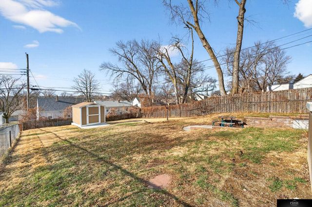 3842 N 65 Avenue, Omaha, NE 68104