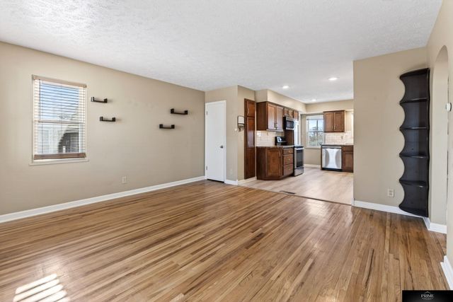 3842 N 65 Avenue, Omaha, NE 68104