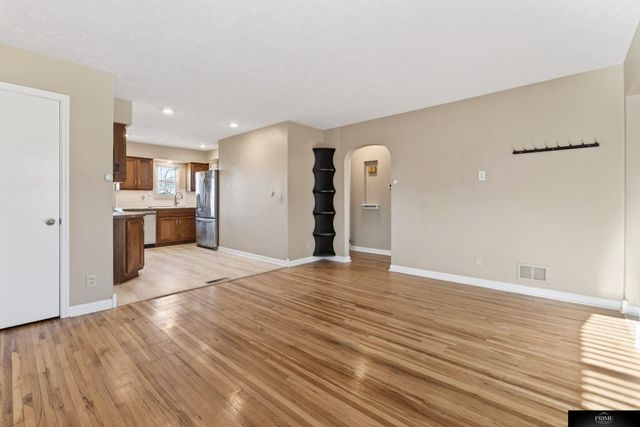 3842 N 65 Avenue, Omaha, NE 68104