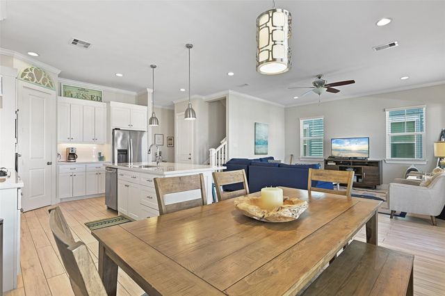 3827 Neptune, Galveston, TX 77554