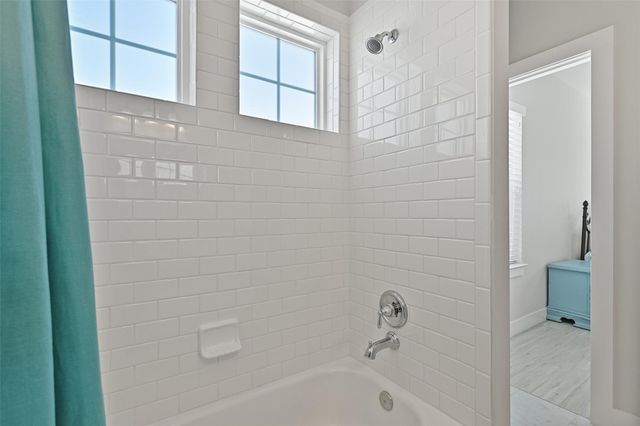 3827 Neptune, Galveston, TX 77554