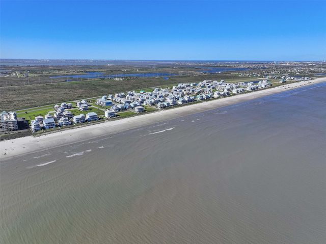 3827 Neptune, Galveston, TX 77554