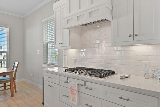 3827 Neptune, Galveston, TX 77554