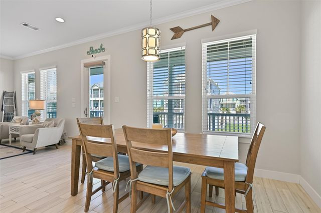 3827 Neptune, Galveston, TX 77554