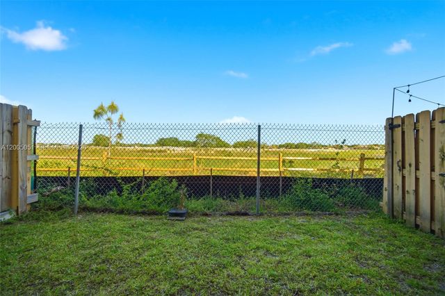 2750 NW 80th Ave, Sunrise, FL 33322