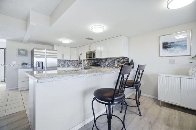 2750 NW 80th Ave, Sunrise, FL 33322