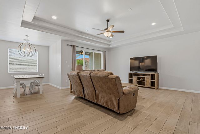 6093 Arosa Street, Las Cruces, NM 88012