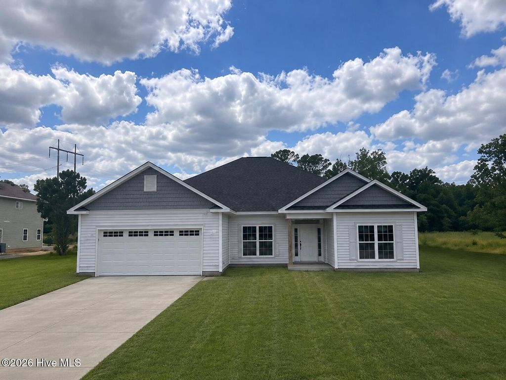 276 Eastwood Drive, Wallace, NC 28466