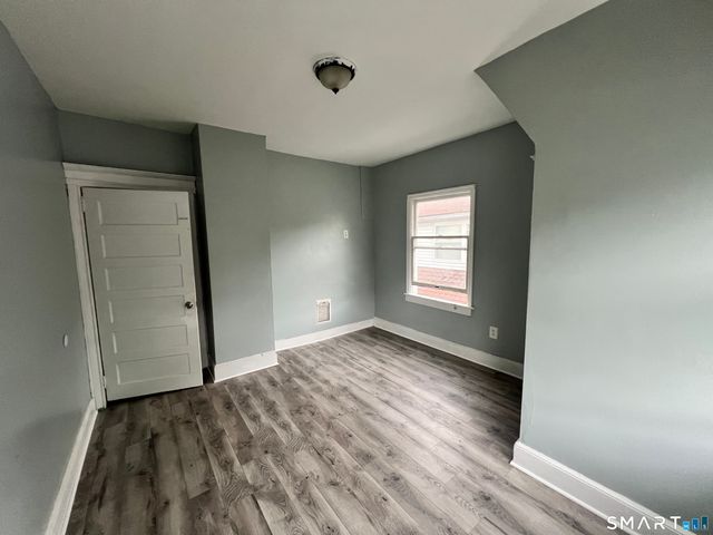 366 Dover Street, Bridgeport, CT 06610