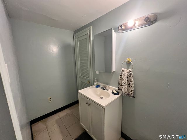 366 Dover Street, Bridgeport, CT 06610