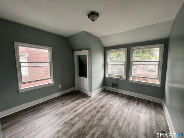 366 Dover Street, Bridgeport, CT 06610