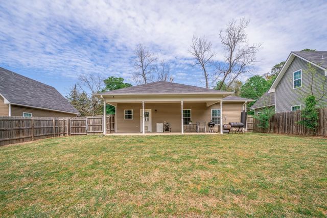 209 W Gay Ave., Gladewater, TX 75647