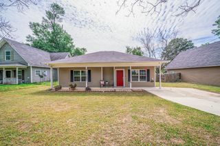 209 W Gay Ave., Gladewater, TX 75647