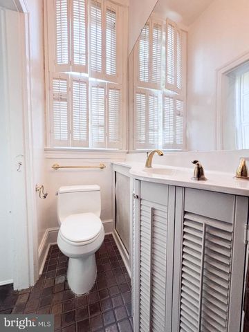 1215 29TH NW, Washington, DC 20007