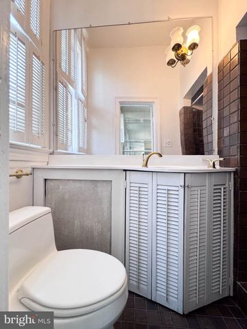 1215 29TH NW, Washington, DC 20007
