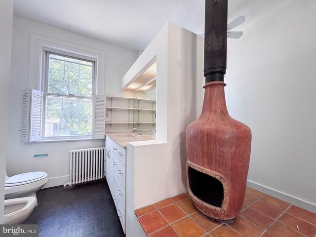 1215 29TH NW, Washington, DC 20007