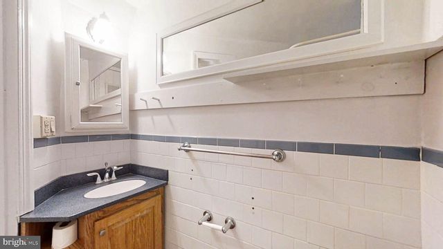1215 29TH NW, Washington, DC 20007