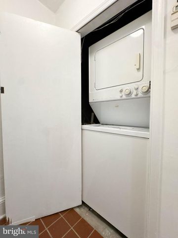 1215 29TH NW, Washington, DC 20007
