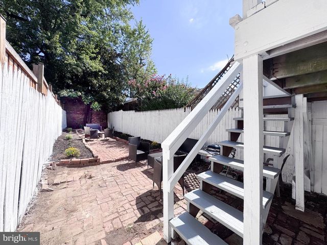 1215 29TH NW, Washington, DC 20007