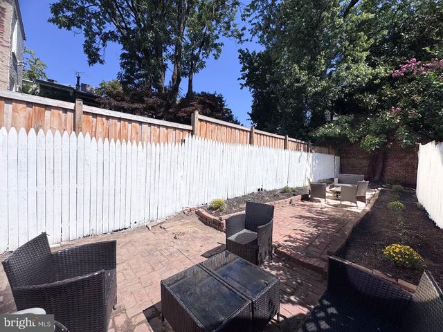 1215 29TH NW, Washington, DC 20007