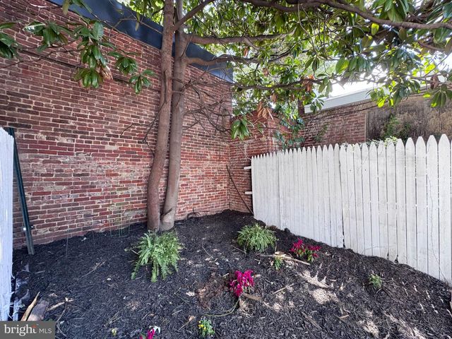 1215 29TH NW, Washington, DC 20007