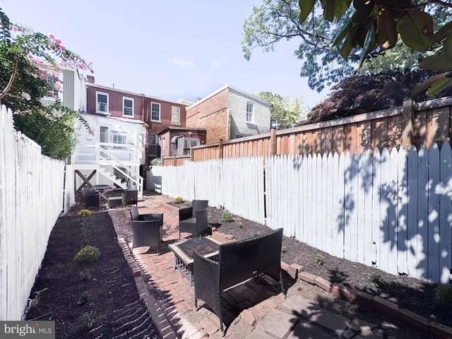 1215 29TH NW, Washington, DC 20007