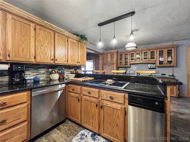 30226 S Hickory Lane, Cookson, OK 74427