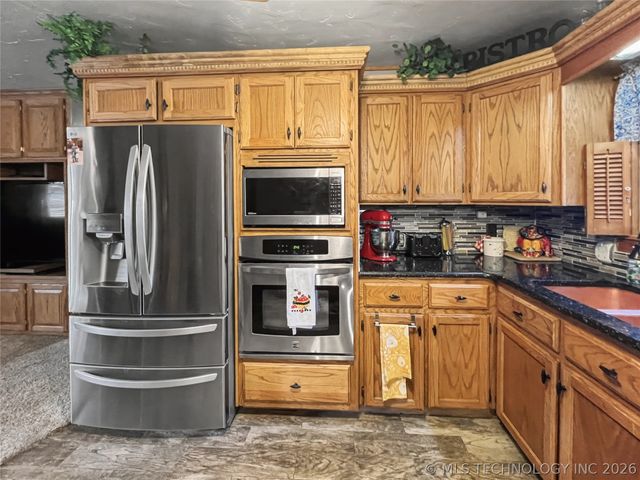 30226 S Hickory Lane, Cookson, OK 74427