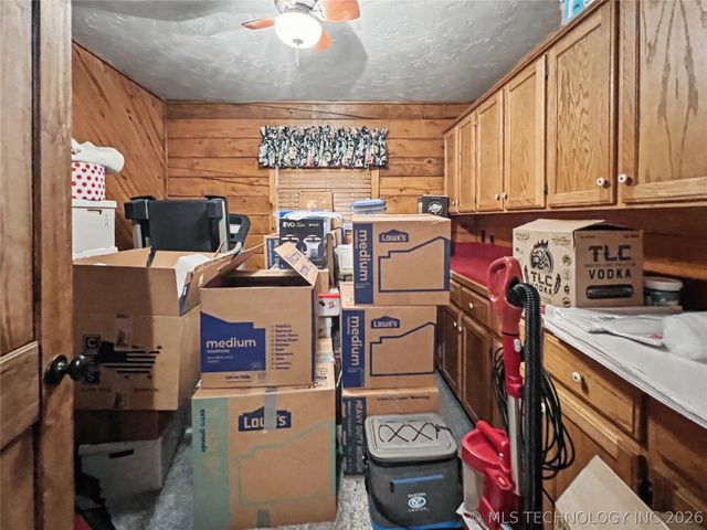 30226 S Hickory Lane, Cookson, OK 74427