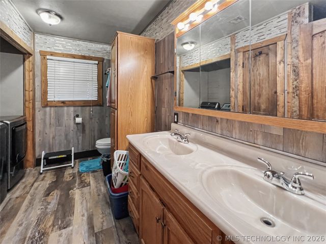 30226 S Hickory Lane, Cookson, OK 74427