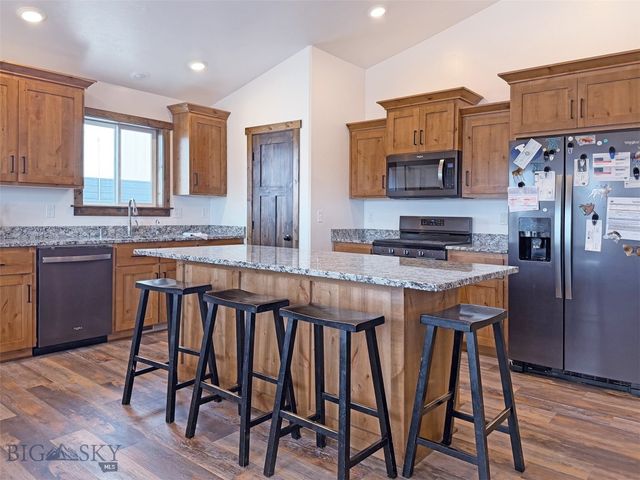 92 Thomas Way, Dillon, MT 59725