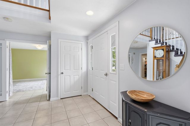 14 Sweet William Circle, Nashua, NH 03062