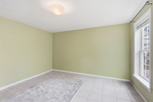 14 Sweet William Circle, Nashua, NH 03062
